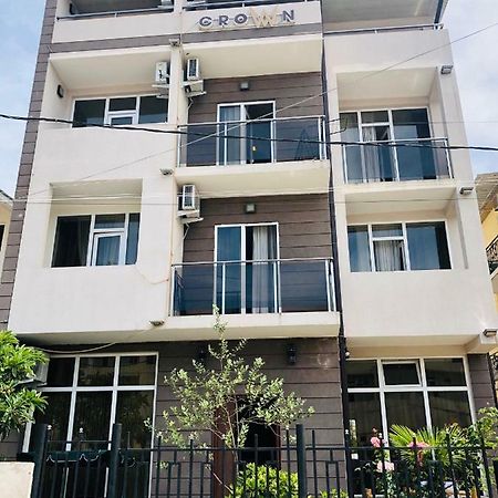 Hotel Crown يوريكي المظهر الخارجي الصورة
