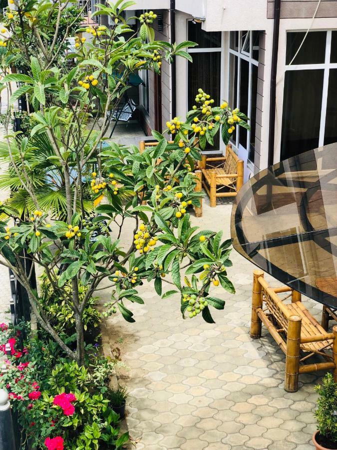 Hotel Crown يوريكي المظهر الخارجي الصورة